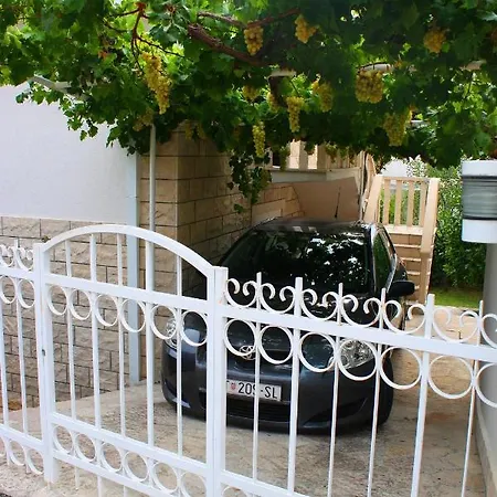 Apartman By The Sea Sumartin, Brac - 14703